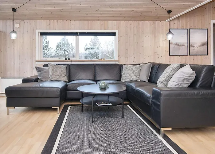 Luxury Retreat With - By Traum *